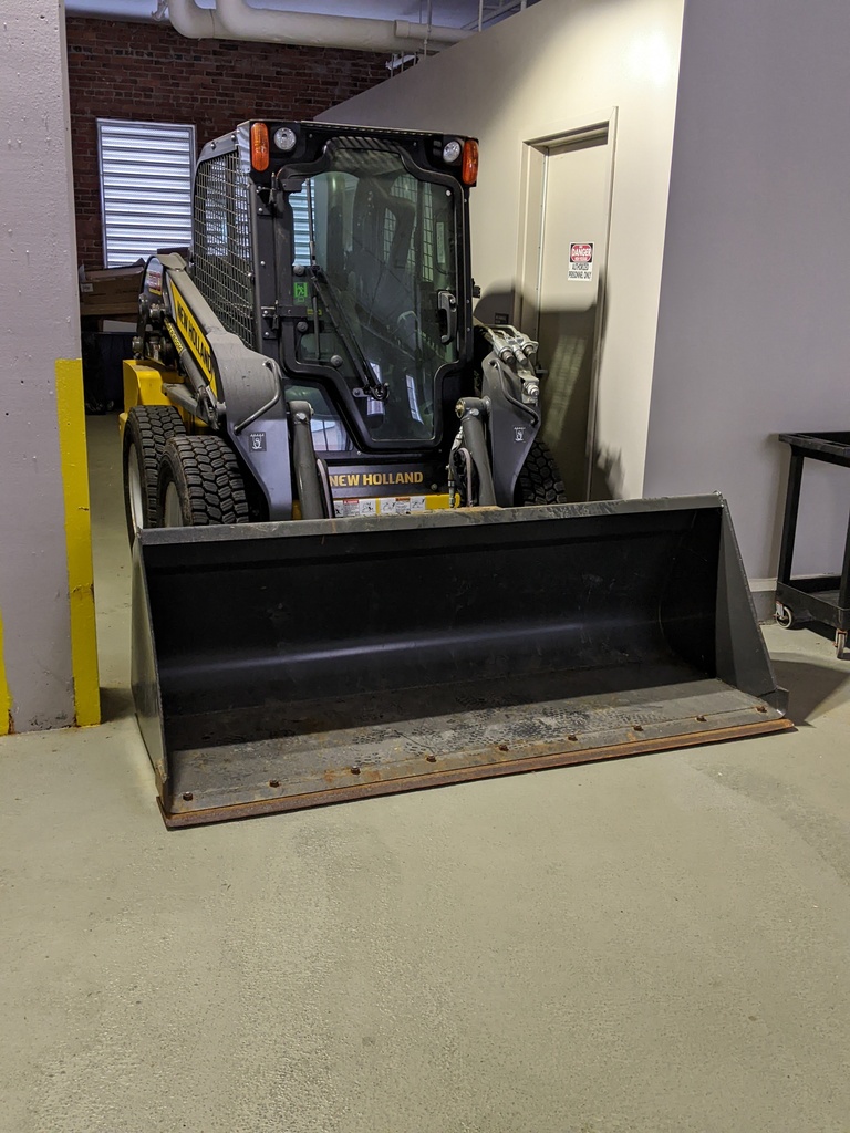 No description provided for: /2022/10-12/1216-tower99-snow-shovels/photo02.html