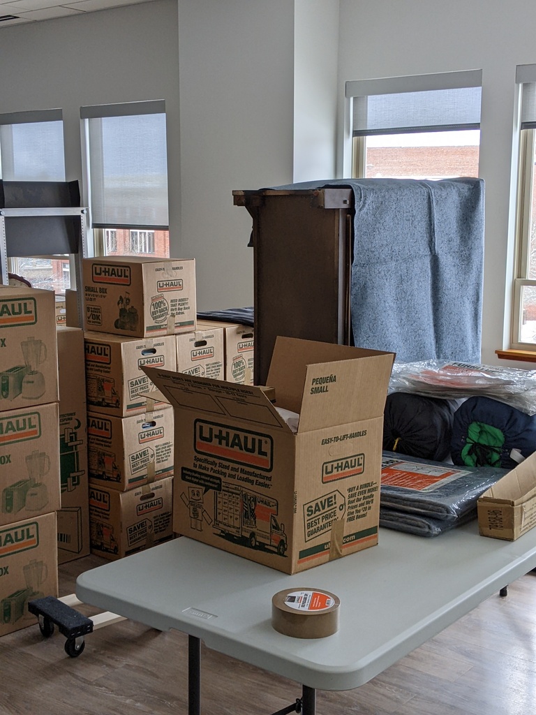 No description provided for: /2023/01-03/0122-tower99-packing/photo01.html