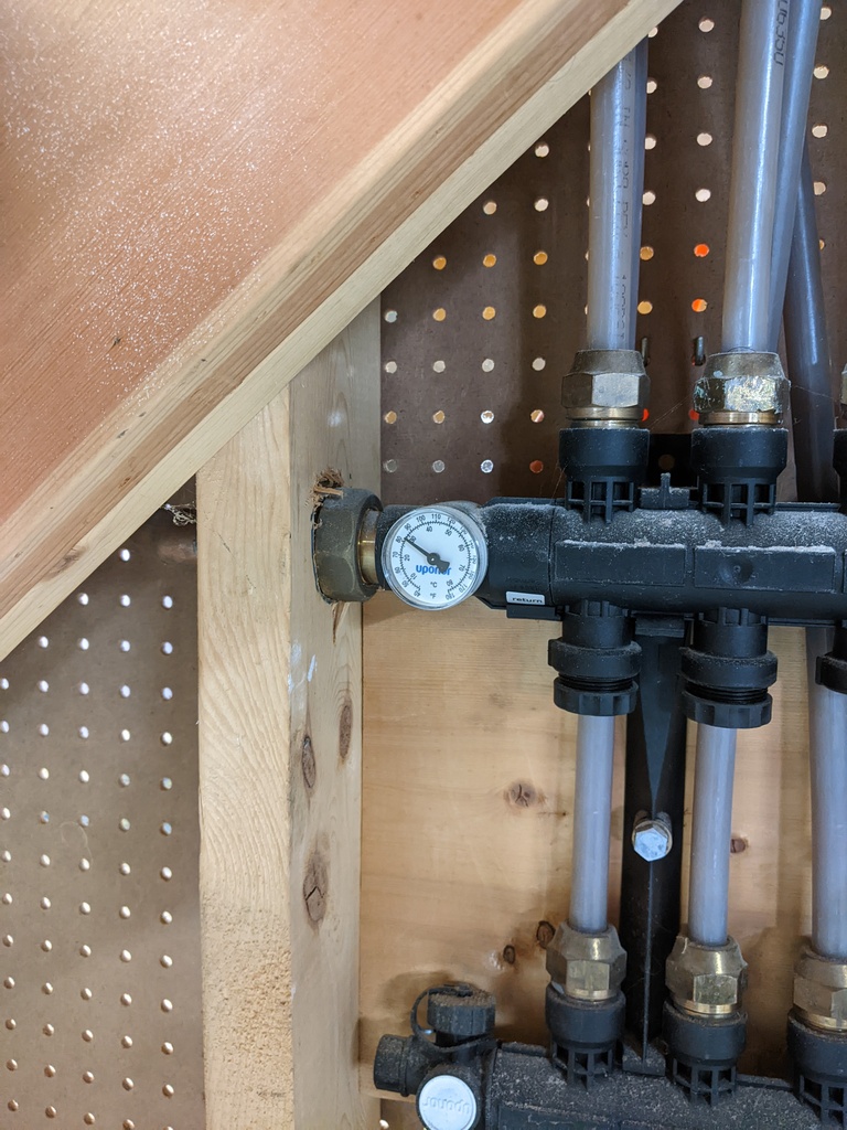 No description provided for: /2023/01-03/0204-belfast-move-in/photo06.html