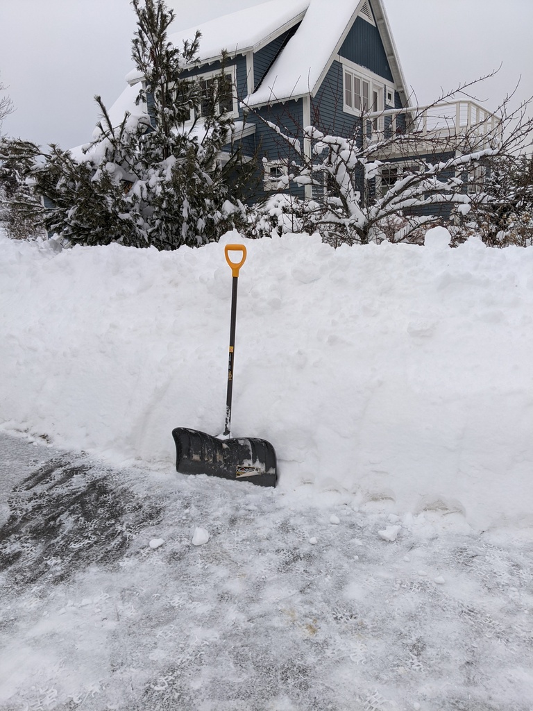 No description provided for: /2023/01-03/0304-belfast-snow-shovel/photo03.html