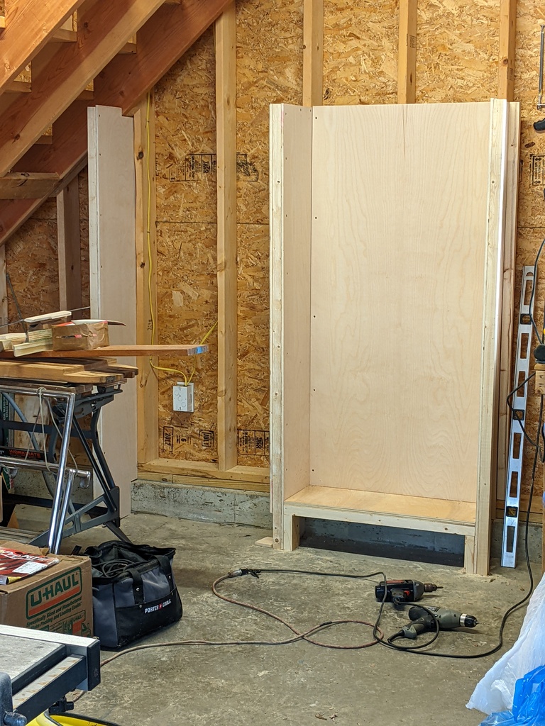 No description provided for: /2023/04-06/0510-tool-shelves/photo02.html