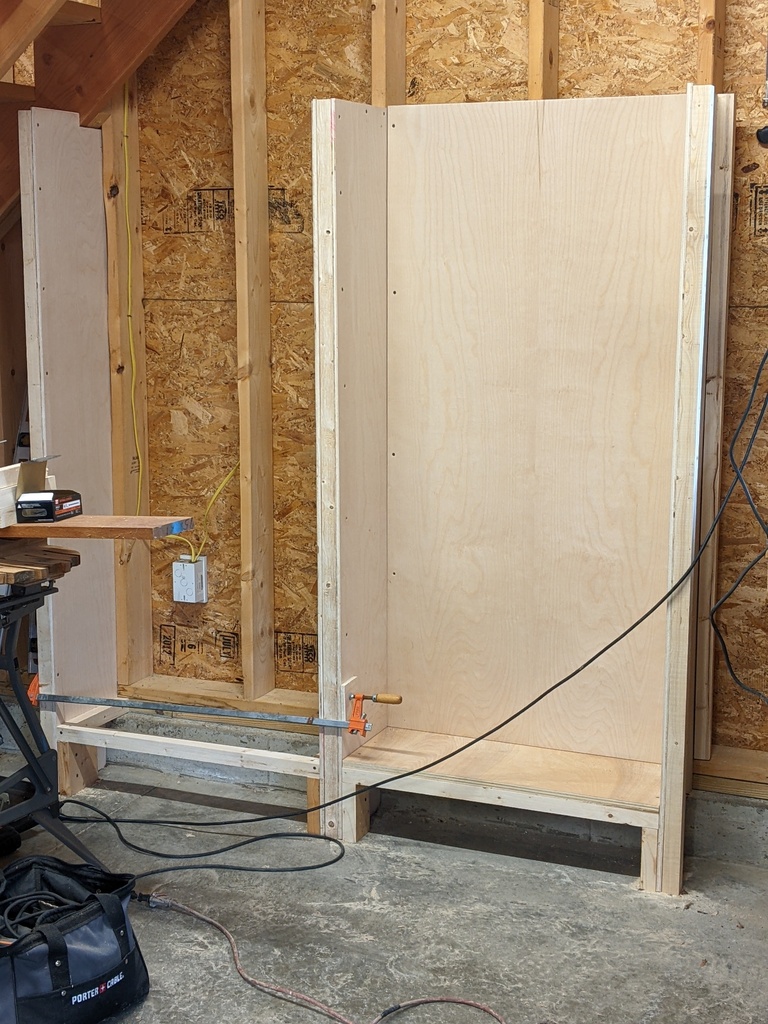 No description provided for: /2023/04-06/0511-tool-shelves/photo01.html