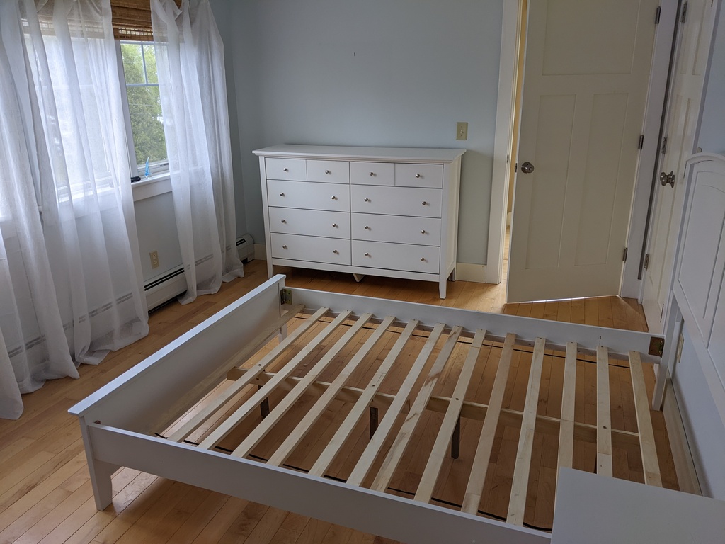 No description provided for: /2023/04-06/0516-new-furniture/photo02.html