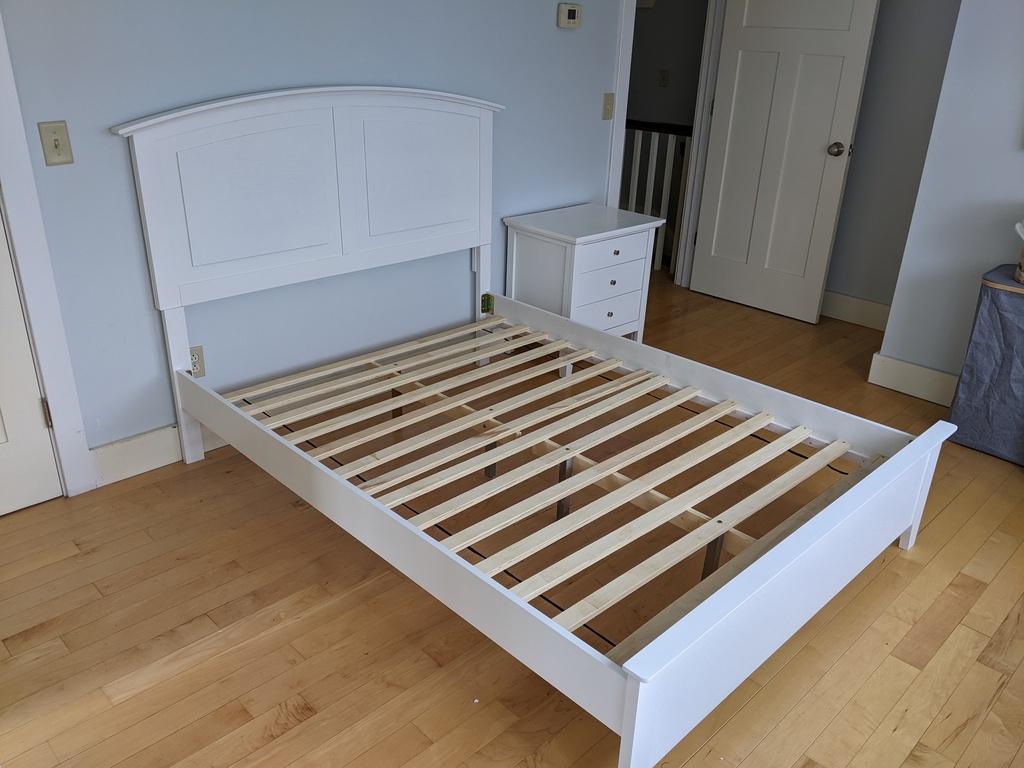 No description provided for: /2023/04-06/0516-new-furniture/photo03.html