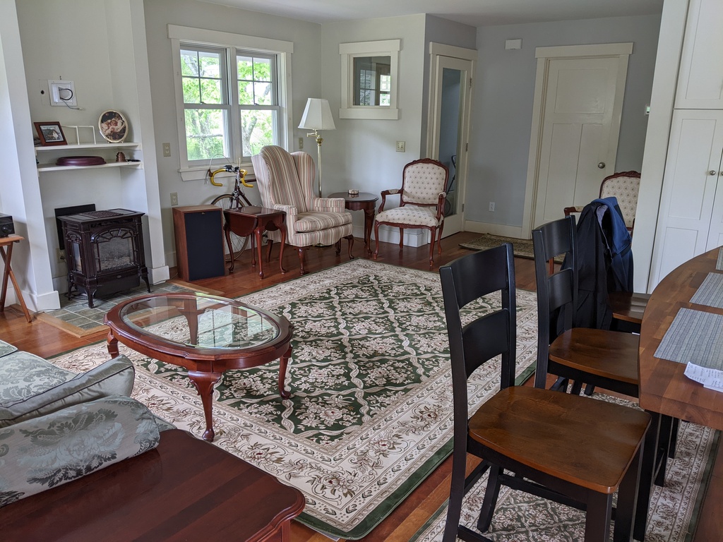 No description provided for: /2023/04-06/0607-new-rugs/photo05.html