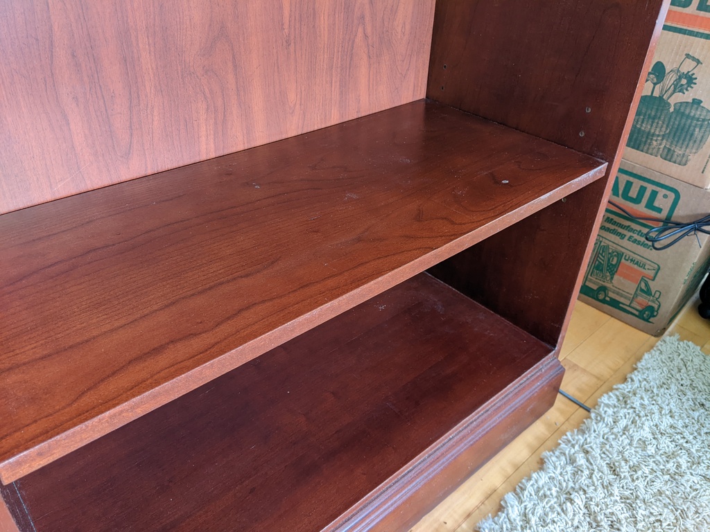 No description provided for: /2023/04-06/0608-bookshelf/photo02.html