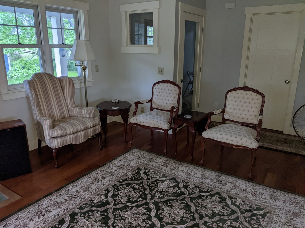 No description provided for: /2023/04-06/0609-living-room-placement/photo01.html