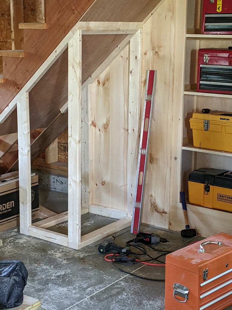 No description provided for: /2023/04-06/0621-power-tool-shelf/photo01.html