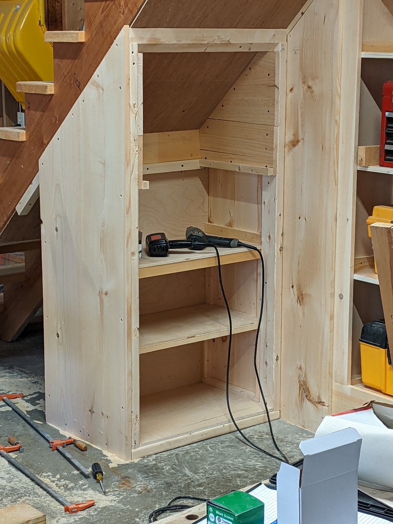 No description provided for: /2023/07-09/0709-power-tool-shelf/photo02.html