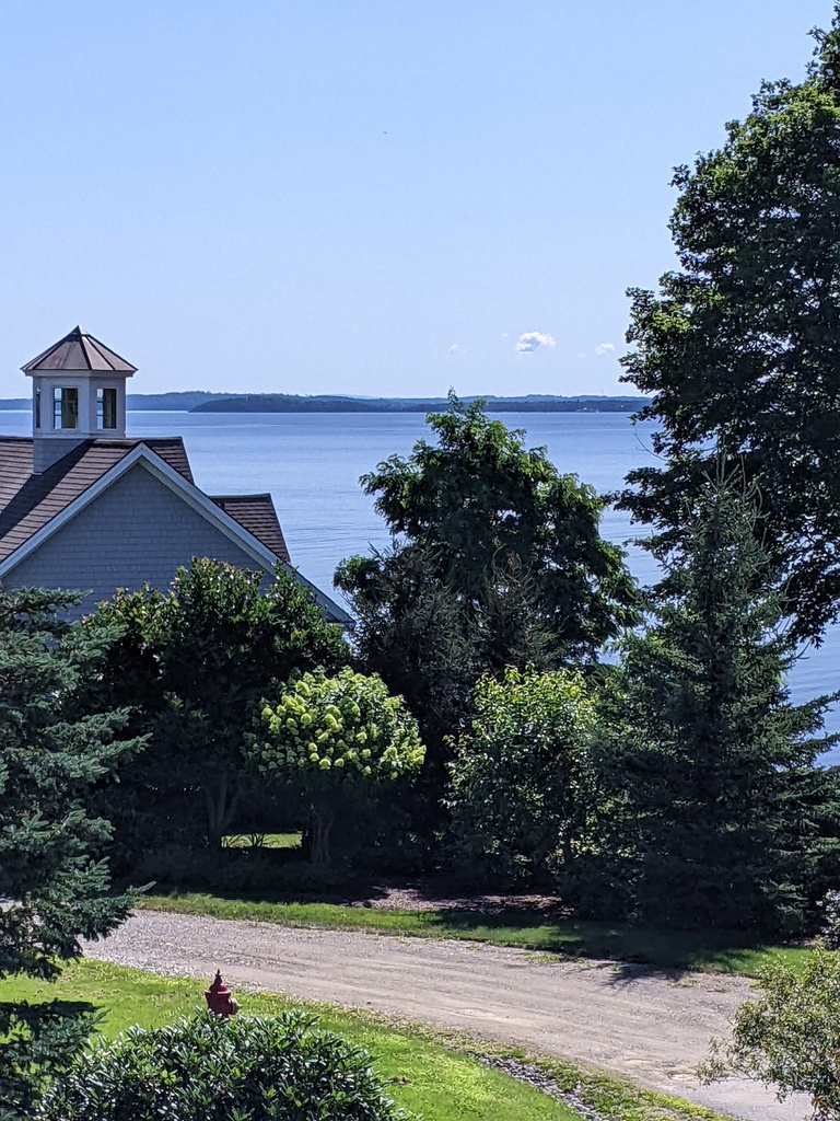 No description provided for: /2023/07-09/0802-top-deck-view/photo02.html