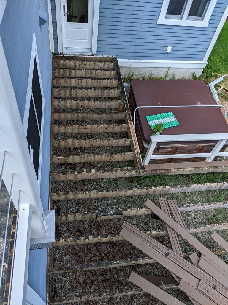 No description provided for: /2023/07-09/0816-demo-back-deck/photo02.html