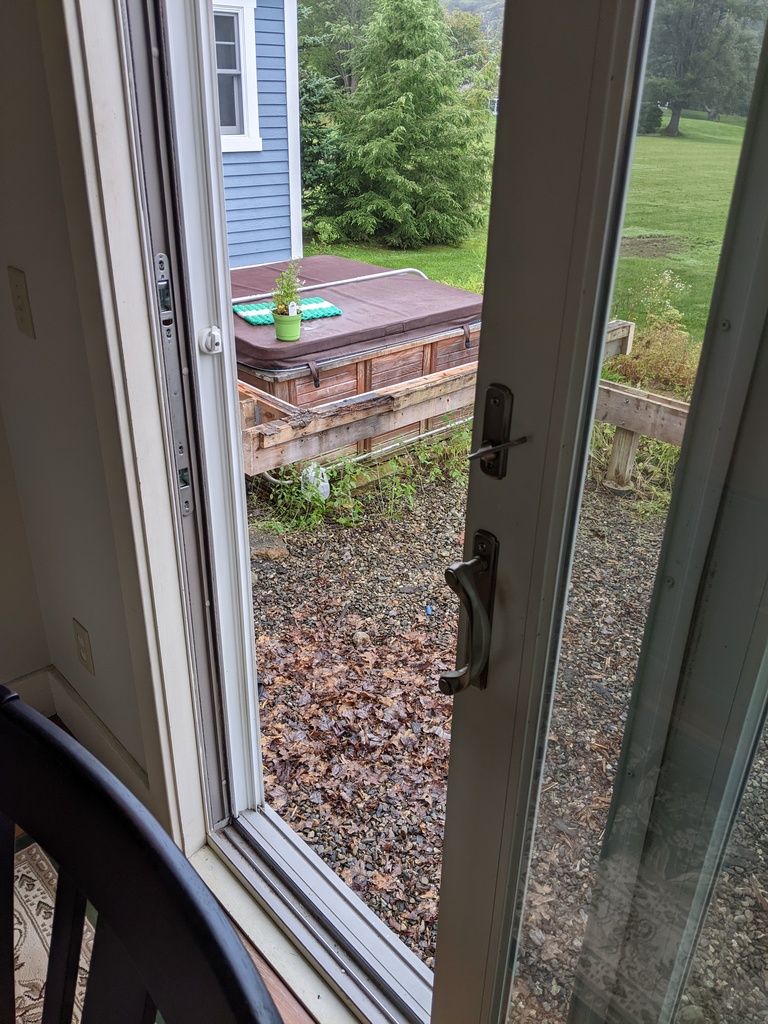 No description provided for: /2023/07-09/0818-demo-deck-framing/photo03.html