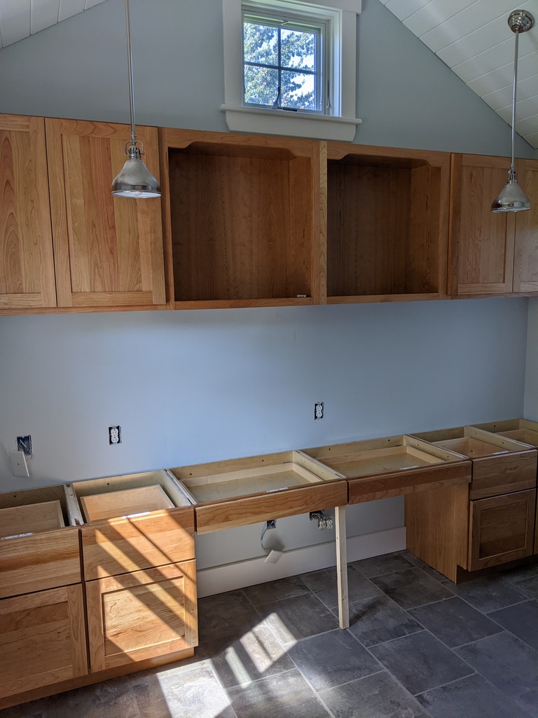 No description provided for: /2023/07-09/0824-cabinet-install/photo02.html