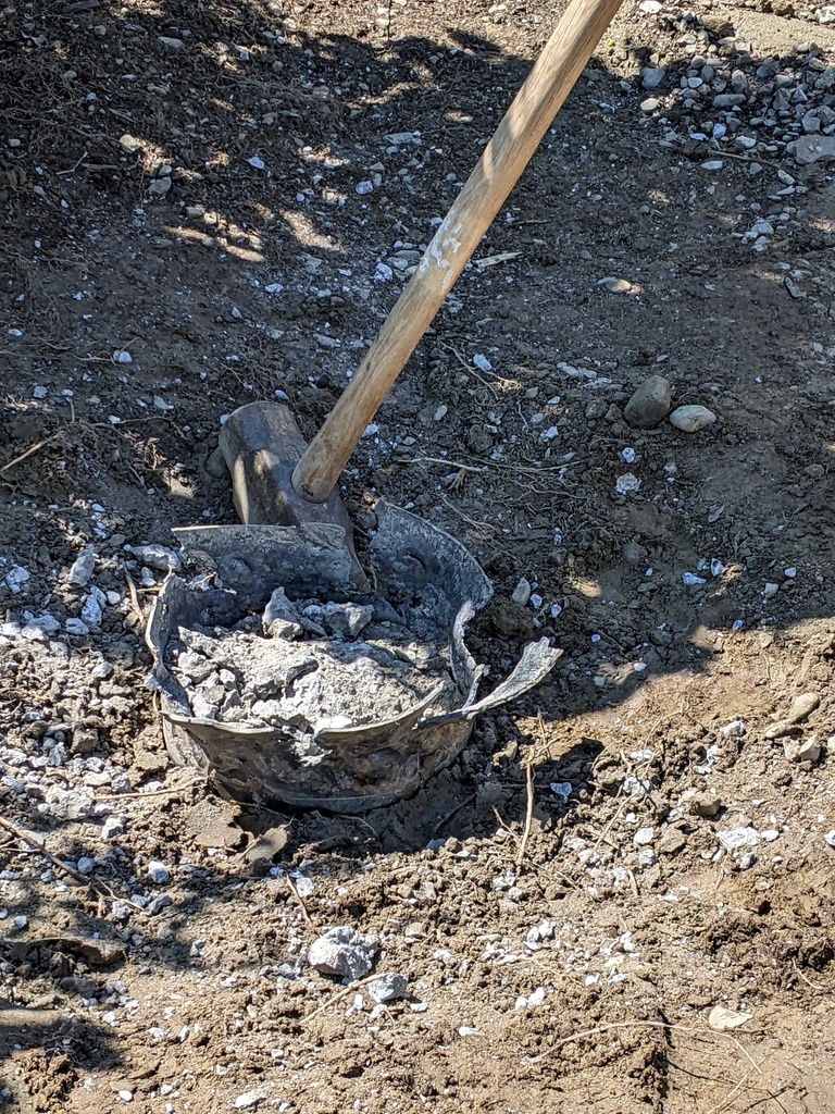 No description provided for: /2023/07-09/0827-smash-footing/photo01.html