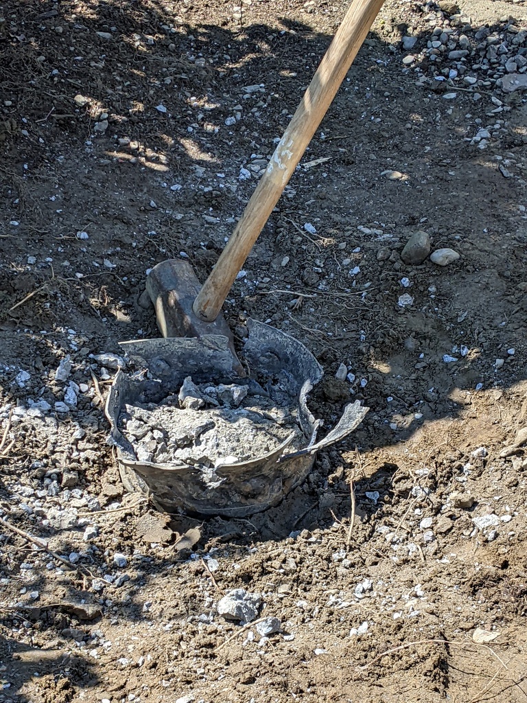 No description provided for: /2023/07-09/0827-smash-footing/photo02.html