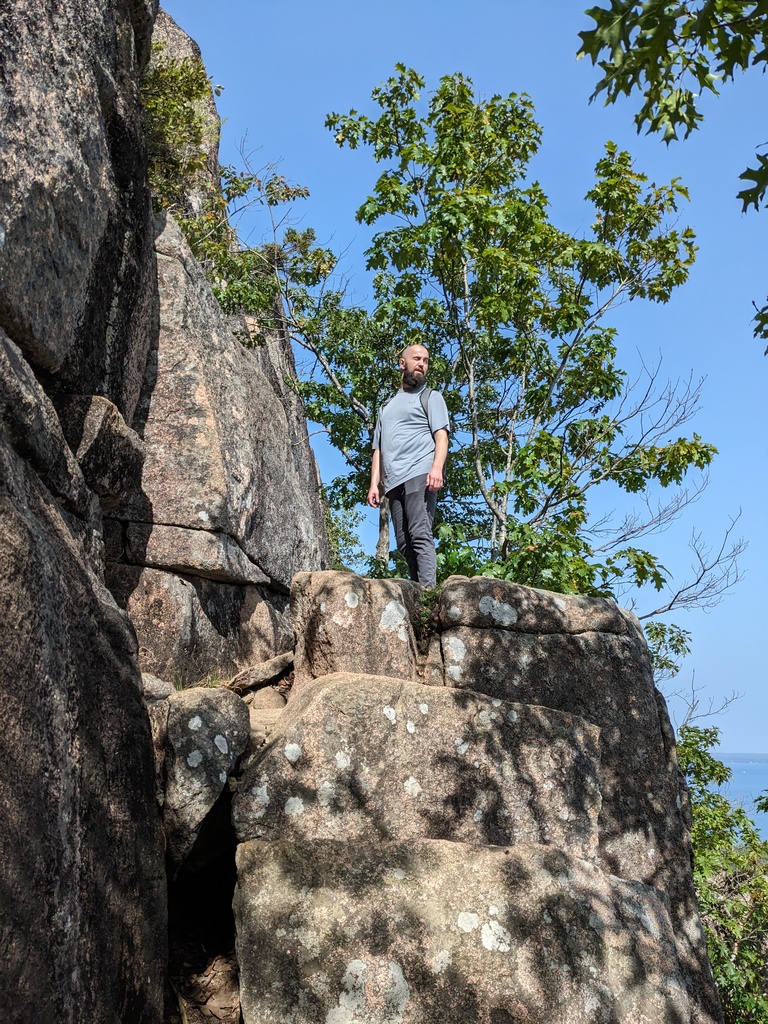 No description provided for: /2023/10-12/1001-erin-precipice/photo03.html