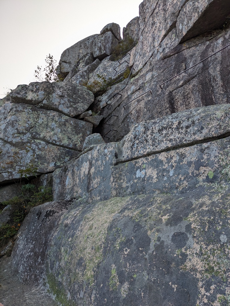 No description provided for: /2023/10-12/1001-erin-precipice/photo13.html