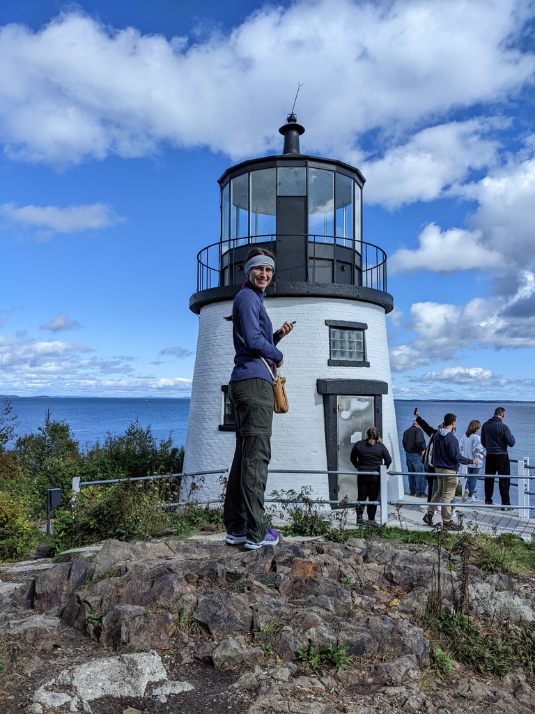 No description provided for: /2023/10-12/1008-lighthouse-visit/photo02.html