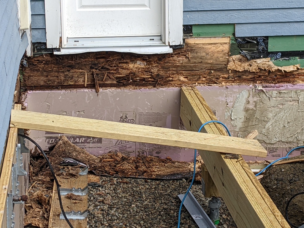 No description provided for: /2023/10-12/1011-house-rot/photo01.html