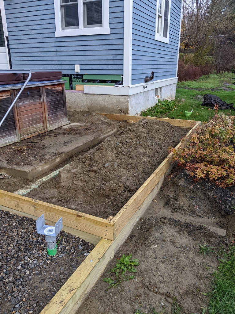 No description provided for: /2023/10-12/1105-deck-progress/photo01.html