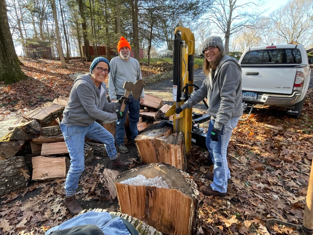 No description provided for: /2023/10-12/1123-wood-split-crew/photo01.html