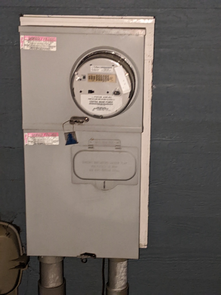 No description provided for: /2023/10-12/1217-breaker-panels/photo02.html