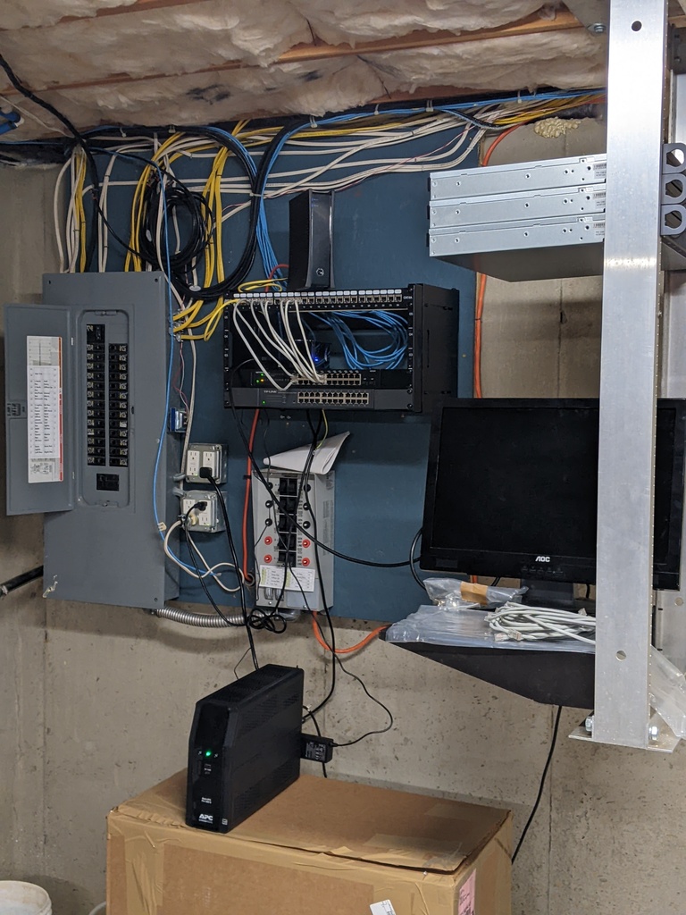 No description provided for: /2023/10-12/1217-breaker-panels/photo05.html