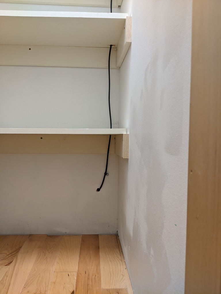 No description provided for: /2024/04-06/0509-starlink-cable/photo04.html