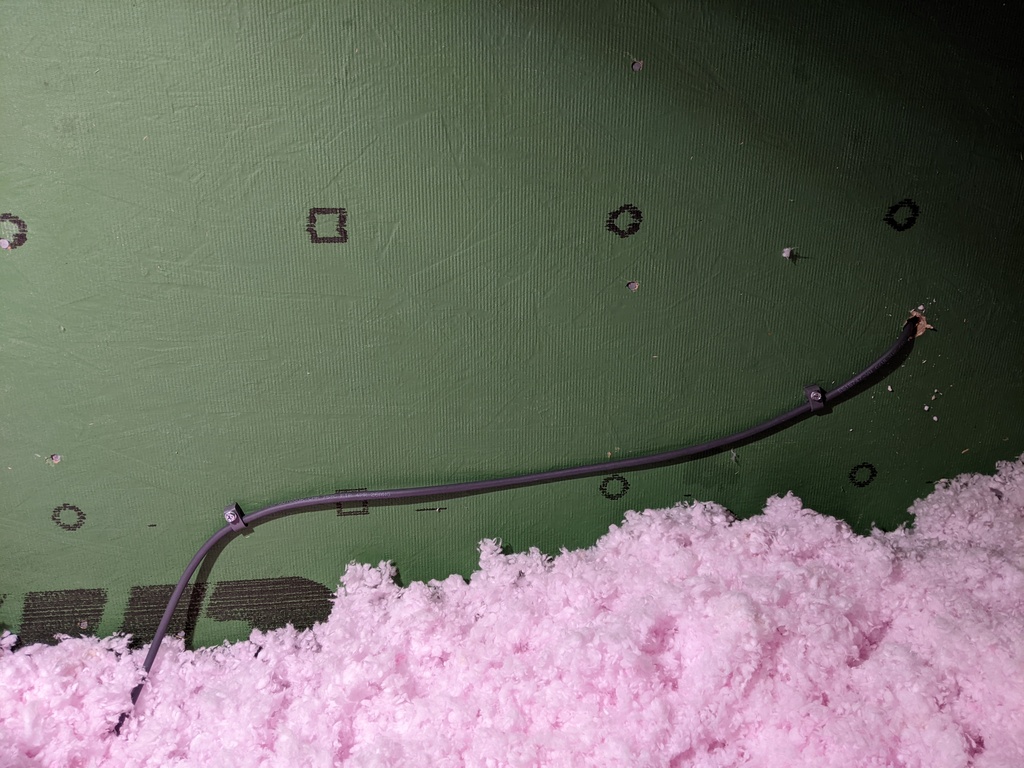 No description provided for: /2024/04-06/0509-starlink-cable/photo06.html