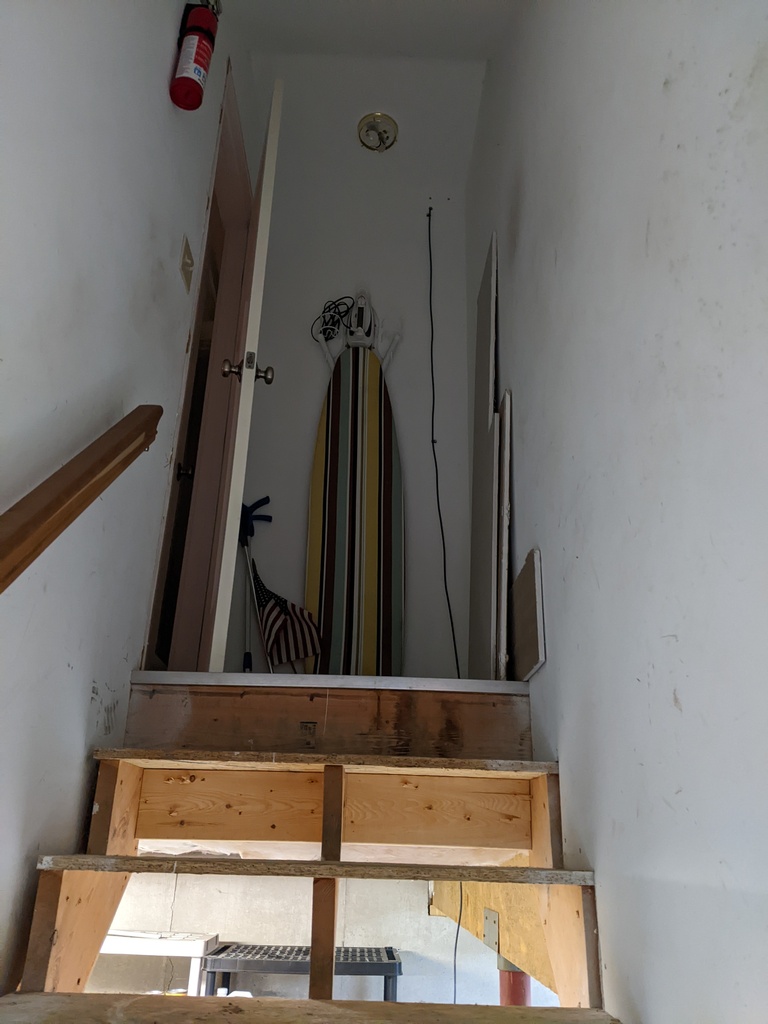 No description provided for: /2024/04-06/0510-starlink-router/photo01.html