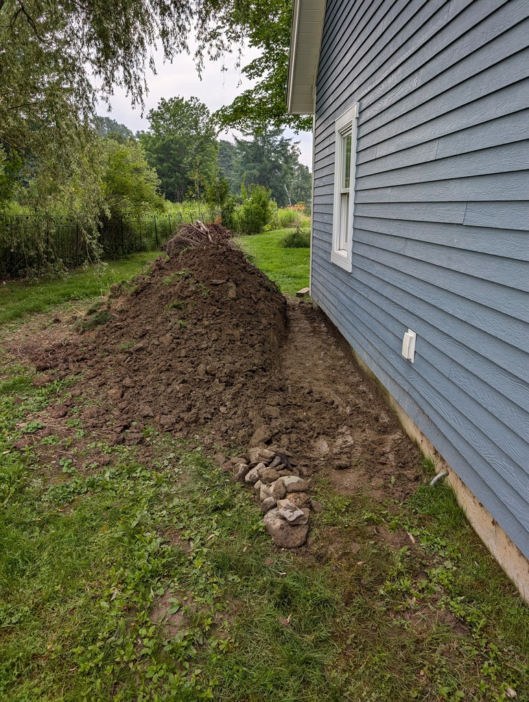 No description provided for: /2024/07-09/0716-compost-pile/photo02.html