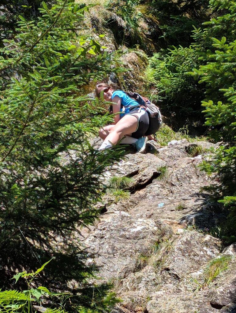 No description provided for: /2024/07-09/0717-erin-at-tumbledown/photo07.html