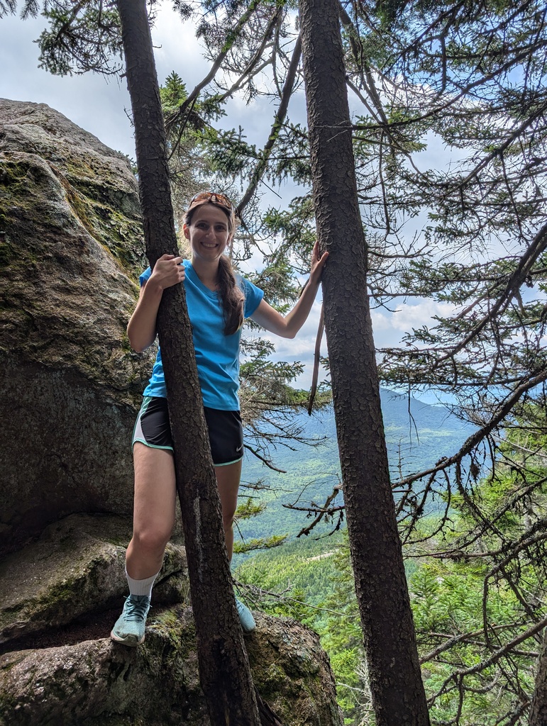 No description provided for: /2024/07-09/0717-erin-at-tumbledown/photo09.html