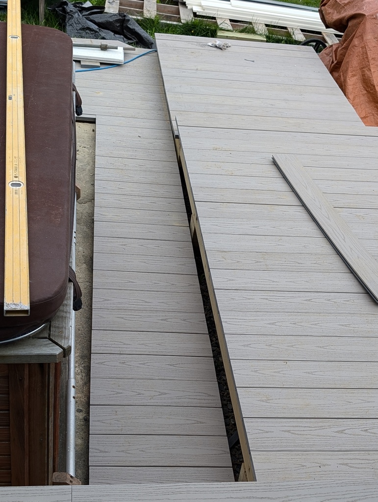 No description provided for: /2024/07-09/0814-deck/photo02.html