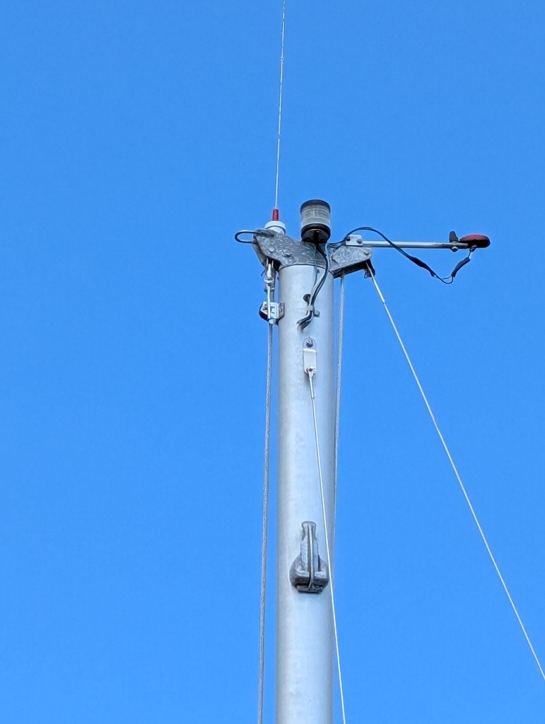 No description provided for: /2024/07-09/0822-broken-forestay/photo01.html