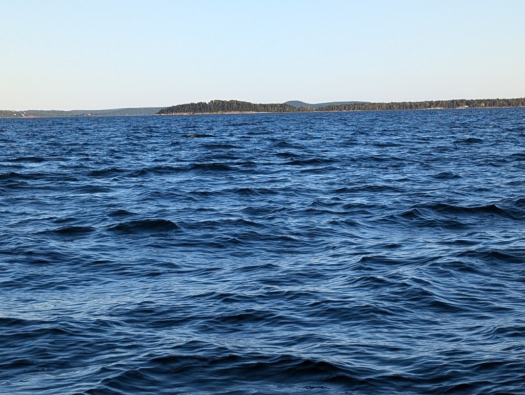 No description provided for: /2024/07-09/0909-turtle-head-sail/_2/photo20.html