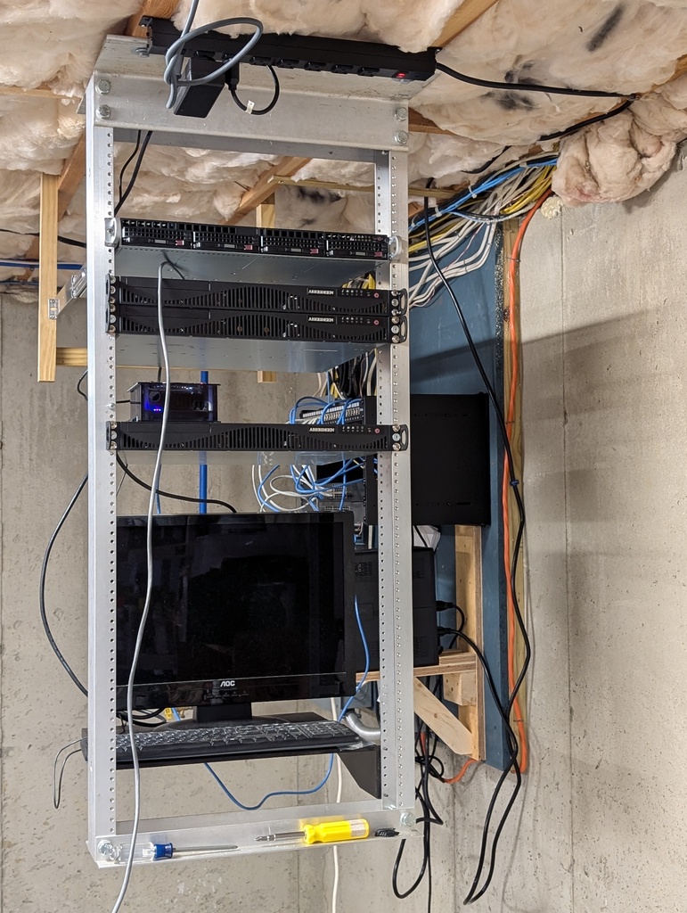 No description provided for: /2024/10-12/1005-server-install/photo01.html