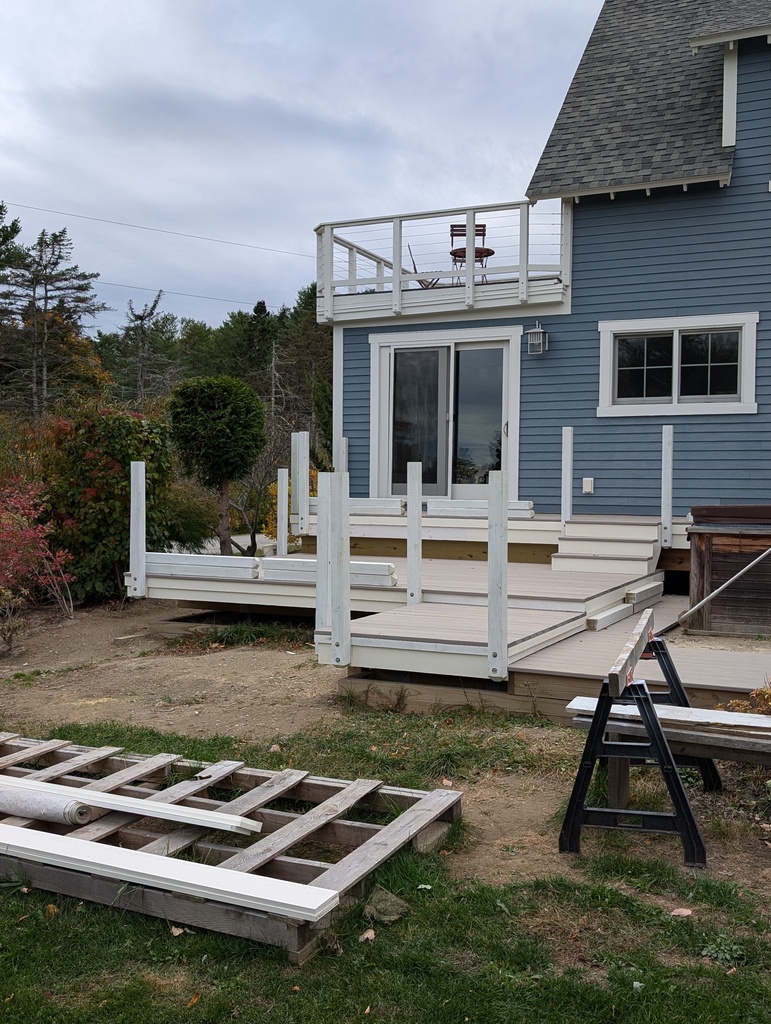 No description provided for: /2024/10-12/1013-deck/photo03.html