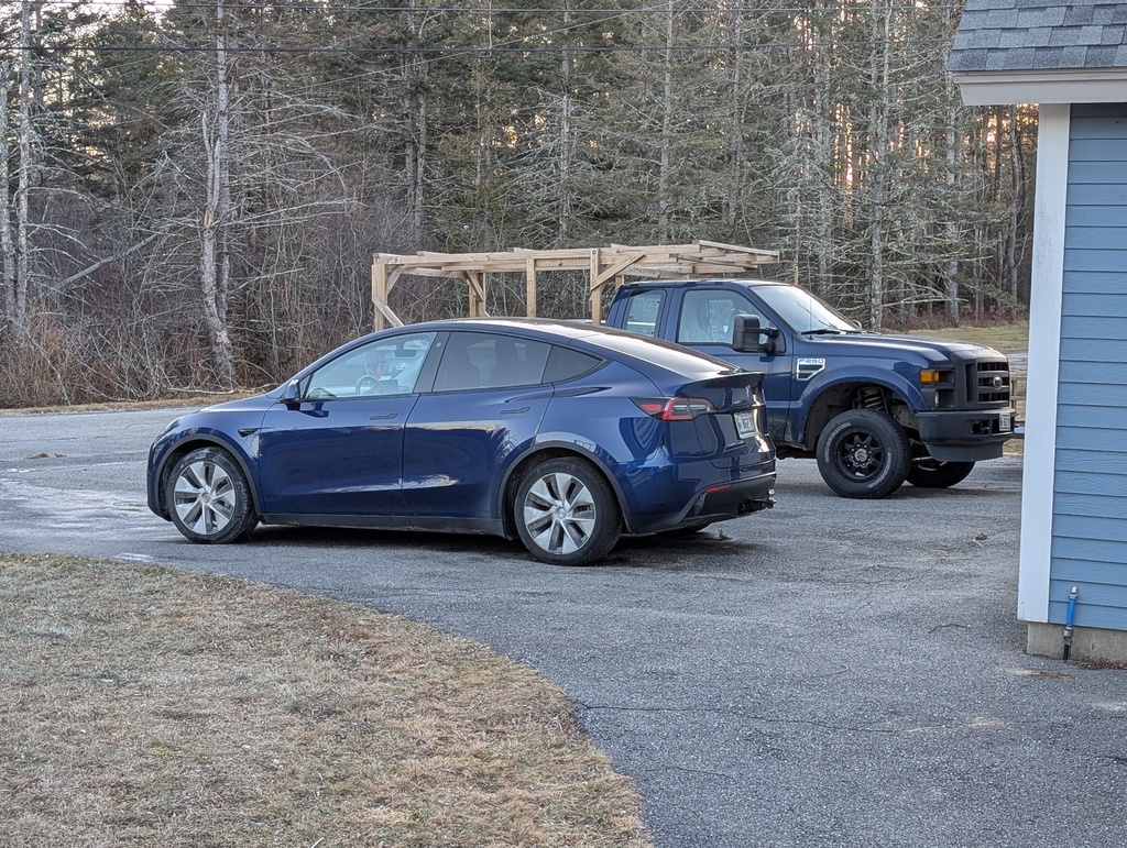 No description provided for: /2025/01-03/0110-clean-tesla/photo01.html