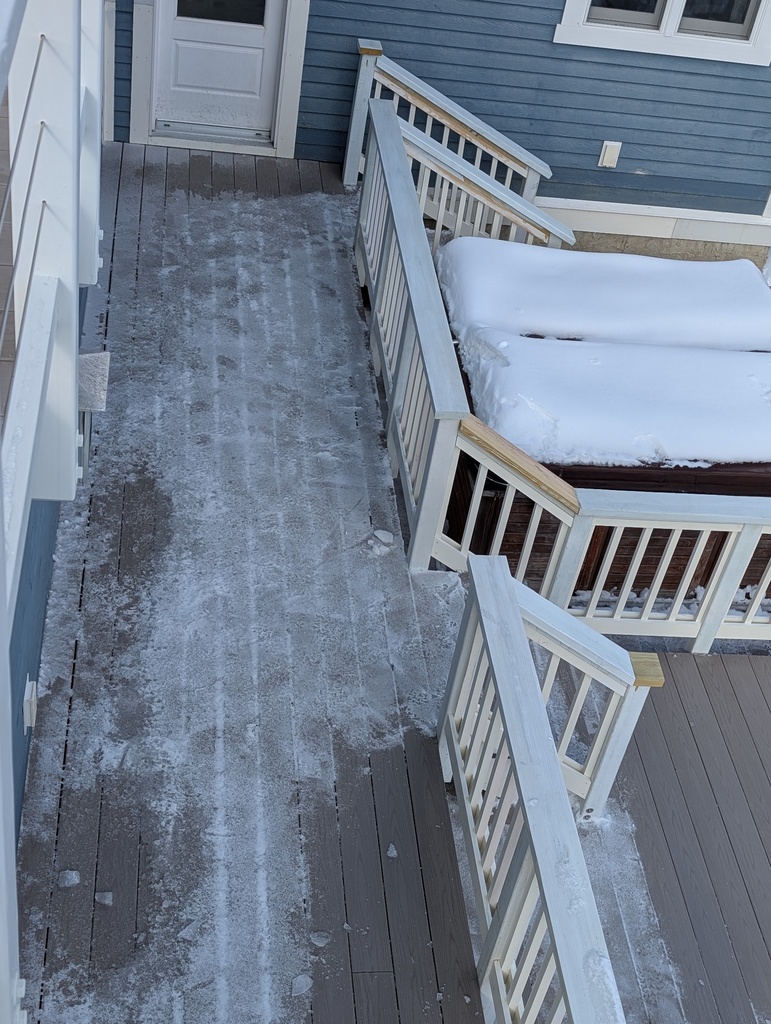 No description provided for: /2025/01-03/0210-shoveled-snow/photo02.html