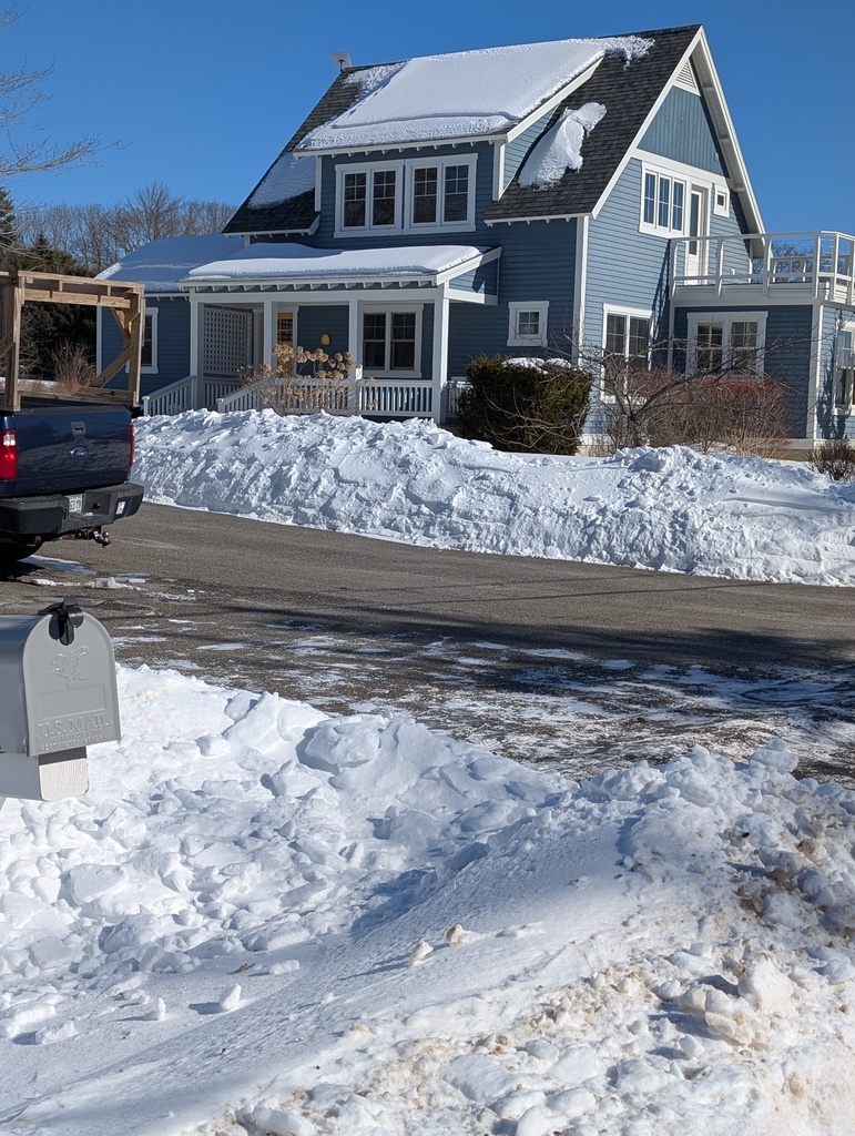 No description provided for: /2025/01-03/0219-deep-snow-piles/photo05.html