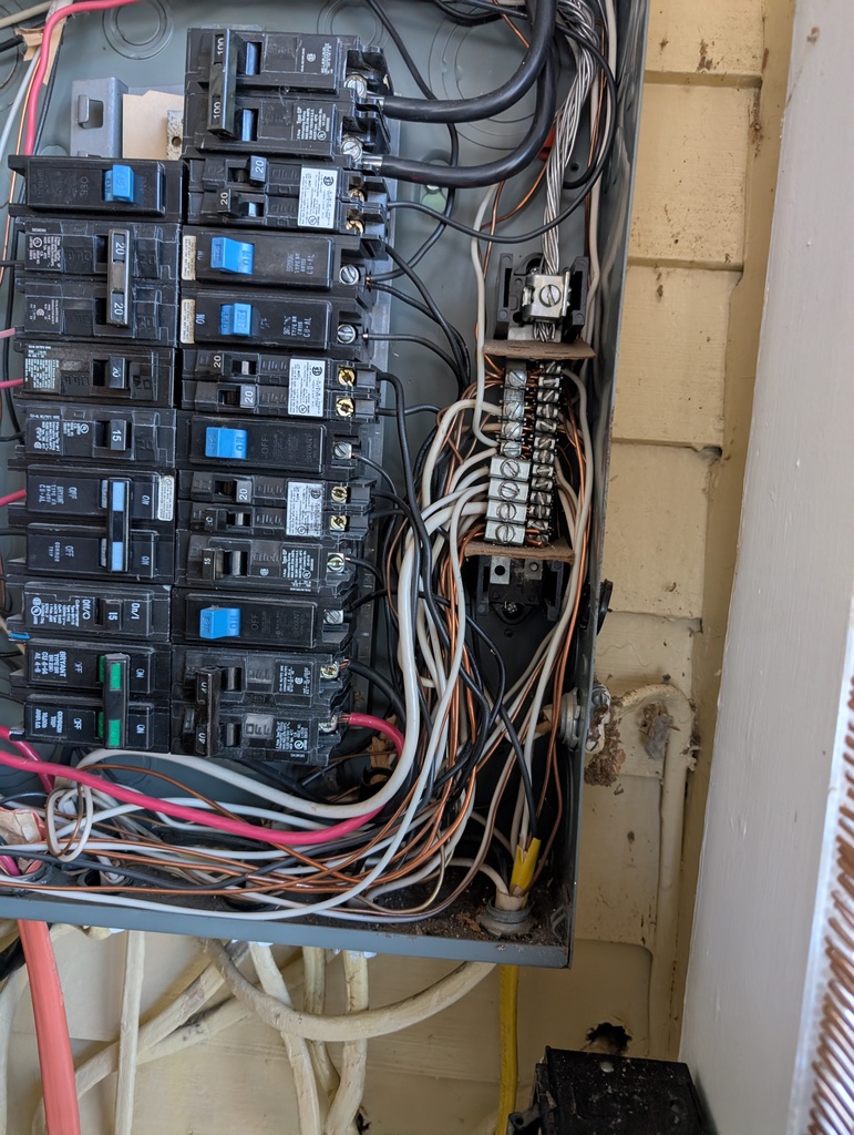 No description provided for: /2025/04-06/0414-sandy-kitchen/photo02.html