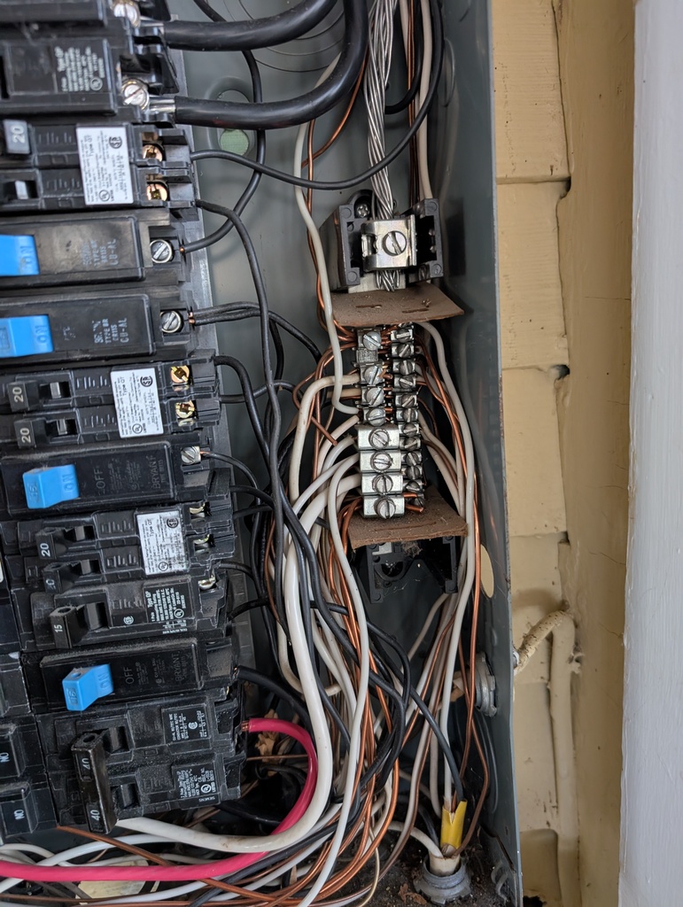 No description provided for: /2025/04-06/0429-sandy-kitchen/photo05.html