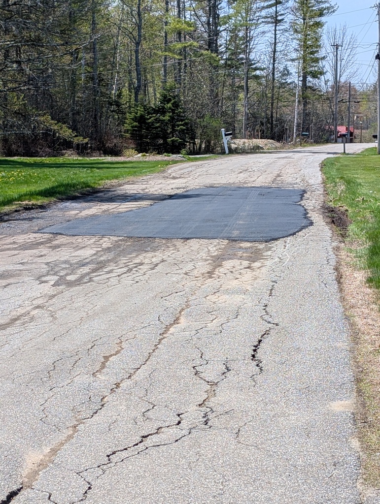 No description provided for: /2025/04-06/0513-road-repair/photo04.html