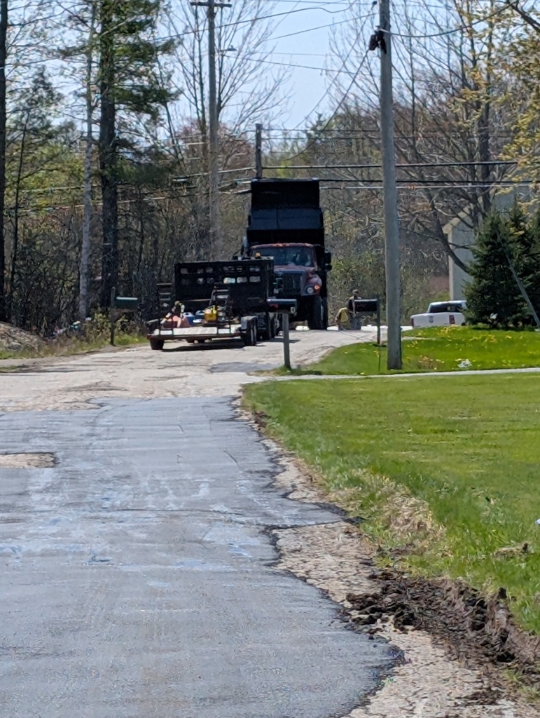 No description provided for: /2025/04-06/0513-road-repair/photo08.html