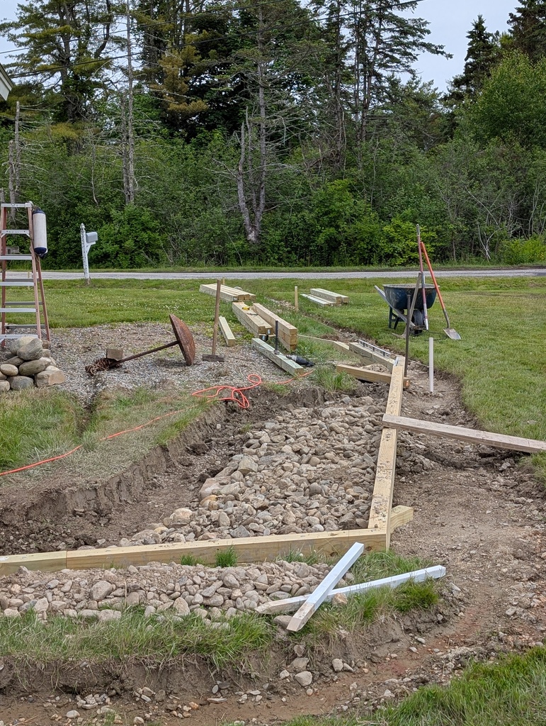 No description provided for: /2025/04-06/0619-retaining-wall/photo02.html