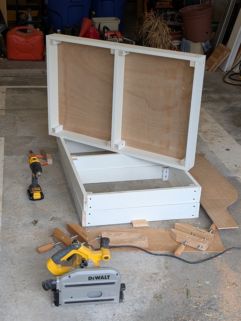 No description provided for: /2025/07-09/0818-peach-boxes/photo02.html