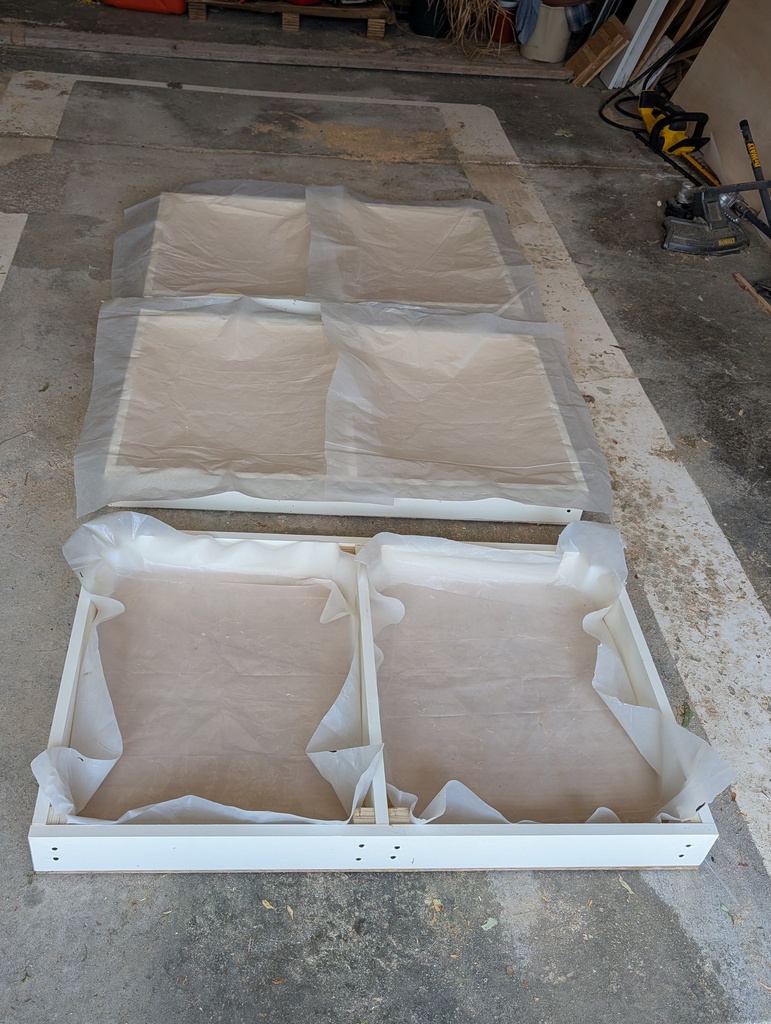 No description provided for: /2025/07-09/0819-peach-boxes/photo01.html