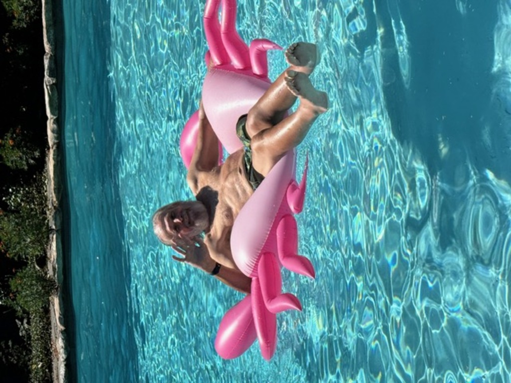 No description provided for: /2025/07-09/0824-bday/photo02.html