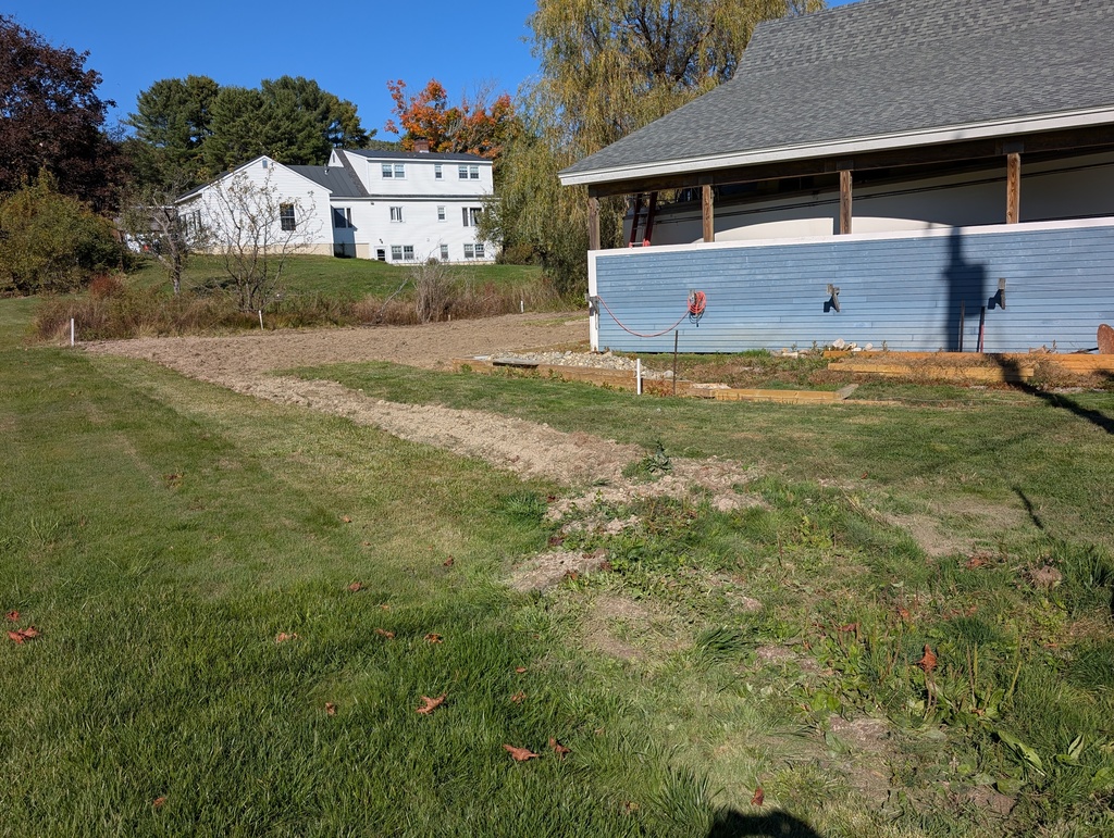 No description provided for: /2025/10-12/1011-behind-garage/photo03.html